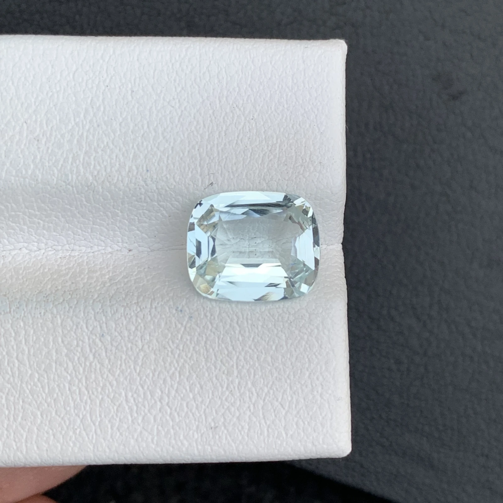 Natural Greenish Blue aquamarine 2.80 Carat Faceted Cushion Shape Loose Gemstone — view 4